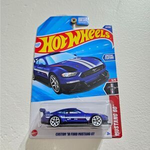 Hotwheels Blue Custom 18 Ford Mustang GT